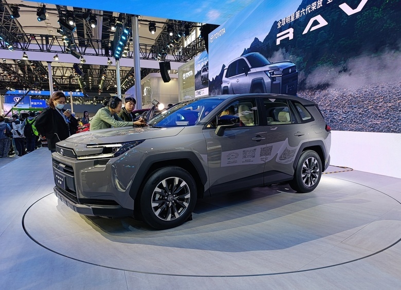 Изображение На автосалоне в Гуанчжоу японцы выкатили новую Toyota RAV4
