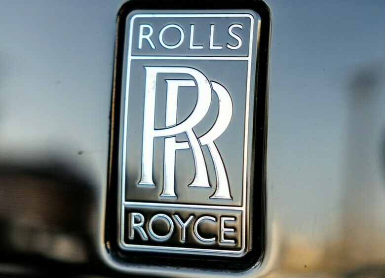 Изображение Rolls-Royce голливудской актрисы Софьи Ская сгорел в гараже в Санкт-Петербурге