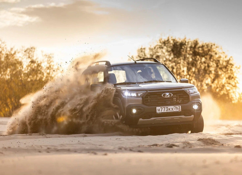 Изображение Новая Niva Travel получила ценник, BAIC — второй шанс, Changan CS75 Plus — полный привод, а Tank — серьезного конкурента: итоги недели