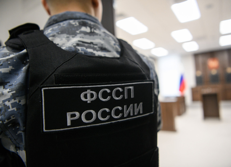 Изображение Автовладелица просидела в машине семь часов, чтобы не платить по долгам