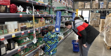 «Черная пятница»: как в погоне за суперскидками не разориться на парковках у супермаркетов