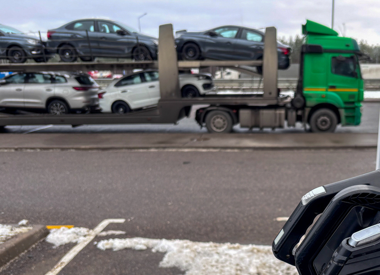 Изображение Девятый вал иномарок заставил российские таможни работать круглые сутки