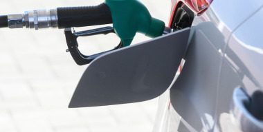 Спирт в бензин: российские власти подведут под вынужденный ремонт миллионы авто