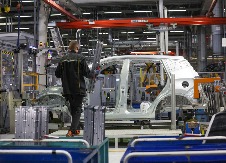 Глава Минпромторга Алиханов назвал количество российских автобрендов