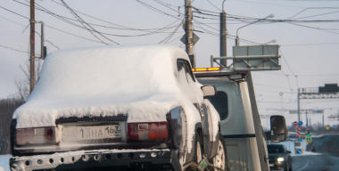В России призвали запретить эвакуацию автомобилей зимой