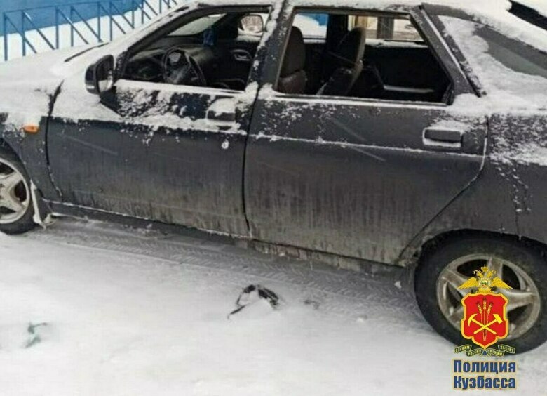 Изображение Пьяный кузбассовец разгромил автомобиль после провальной попытки угона