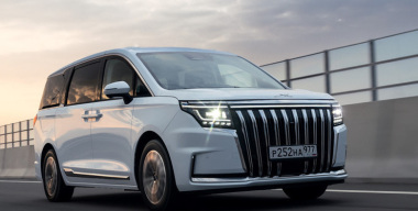 На российском рынке стартовали продажи минивэна JAC RF8