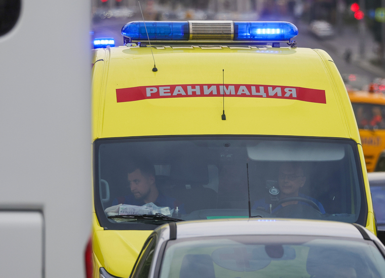 Изображение Грузовик вылетел на встречку и столкнулся с двумя авто в Подмосковье