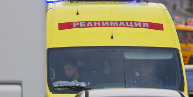 Грузовик вылетел на встречку и столкнулся с двумя авто в Подмосковье