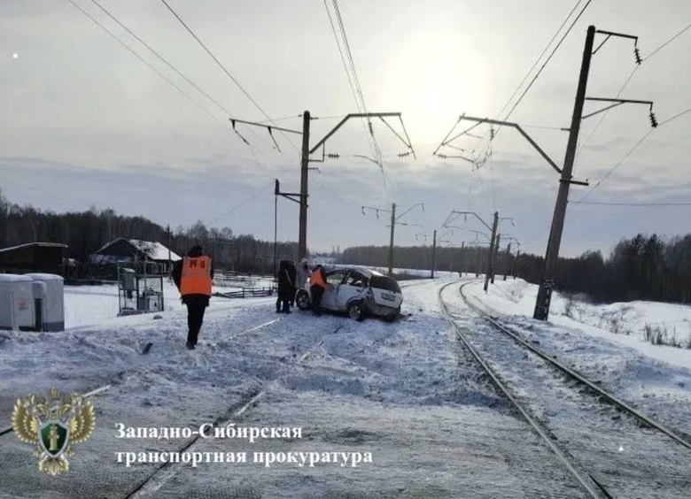 Изображение Пожилая пара погибла после столкновения с грузовым поездом на Алтае