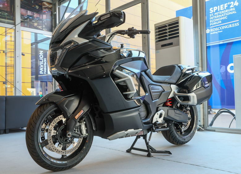 Россиянам рассказали, можно ли сегодня купить мотоцикл Aurus Merlon