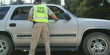 Москвич, находившийся в розыске, пытался скрыться на авто от полиции США