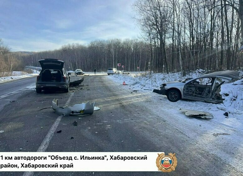 Изображение Автомобиль разорвало пополам в тройном ДТП под Хабаровском
