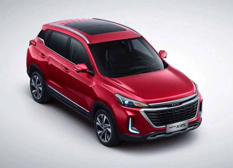 Изображение Официально подтверждено, что кроссоверы BAIC X35 и X7 покидают Россию