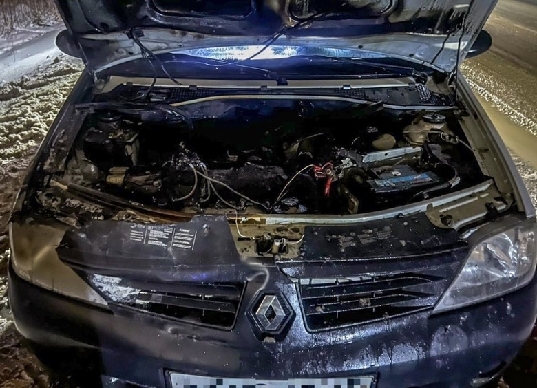 Изображение Одеяло на двигателе привело к возгоранию авто на трассе под Архангельском