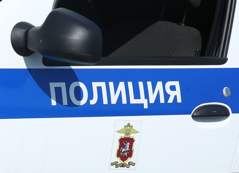 Изображение Молодой человек устроил заезд на автомобиле по территории мемориала в Зиме