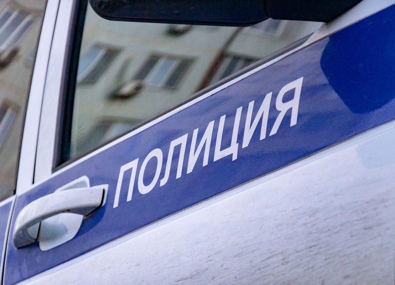 Изображение Мужчина угнал машину, но его быстро нашли из-за высокого роста