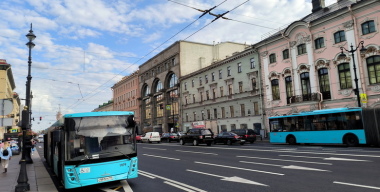 Пьяная москвичка устроила погром в автобусе в Санкт-Петербурге