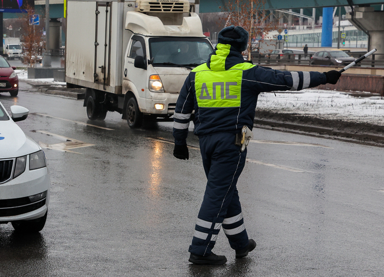 Изображение 16-летний подросток купил машину без ведома родителей и попался ГИБДД