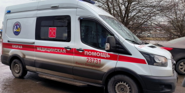 Водитель без «прав» на Nissan упал в воду и погиб в Ленинградской области