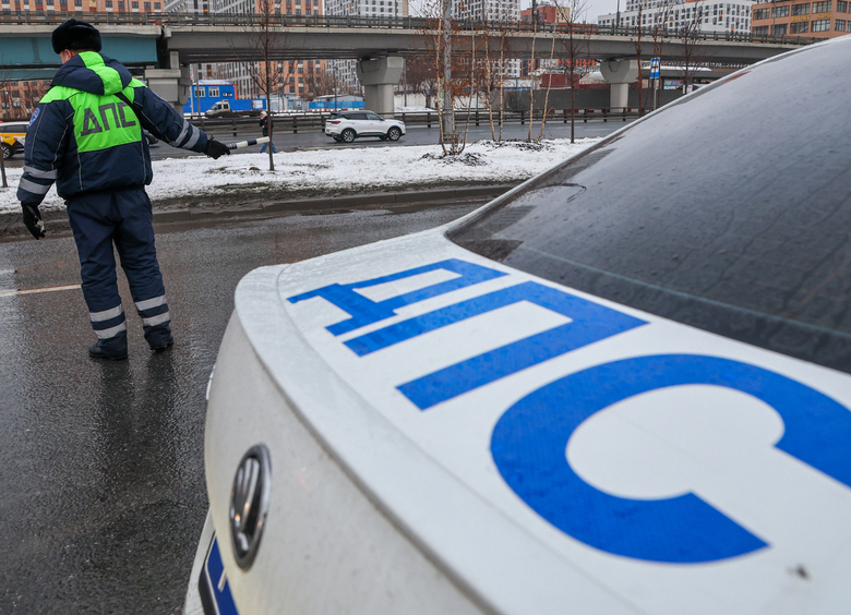 Изображение Экипаж ДПС поймал пьяного водителя, но тот сказал, что никуда не ехал, а спал