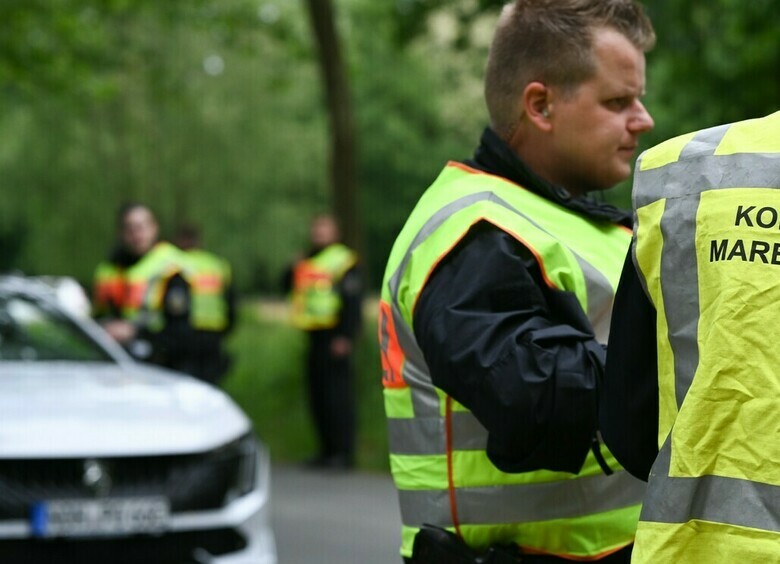 Изображение Автомобиль въехал в толпу зрителей рождественского парада