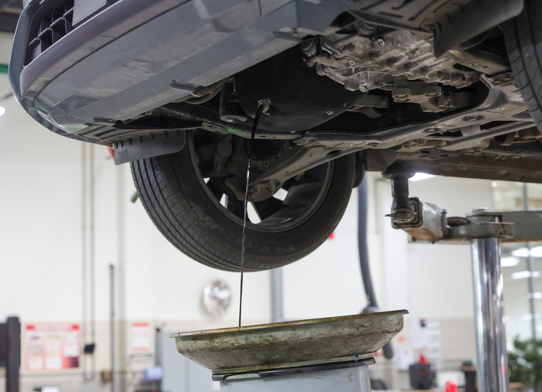 Изображение Со своим нельзя: стоит ли при ремонте авто на СТО самому покупать детали