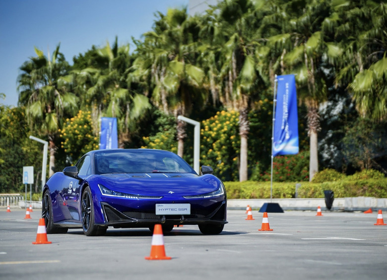 Изображение Дефибриллятор: тест-драйв электрического суперкара GAC Hyptec SSR