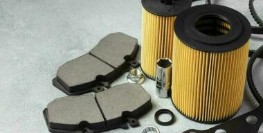 Самодельщики: почему россияне отказываются от оригинальных запчастей в пользу кустарных