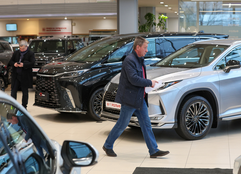 Изображение Российские автодилеры заплатят до 500 тысяч рублей за навязывание «допов»