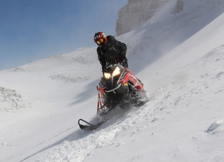 Последний приют: какие ошибки любителям снегоходов не прощают горы