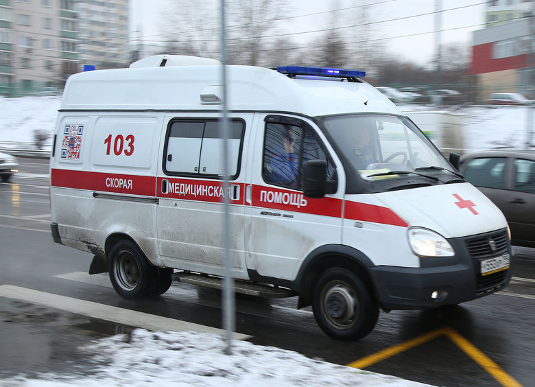Изображение Иномарка на полном ходу сбила двух школьниц в Кодинске