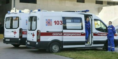 В Магнитогорске легковушка вылетела на встречку и столкнулась с рейсовым автобусом