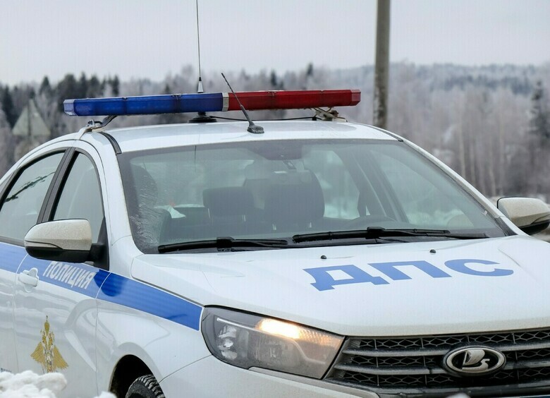 Изображение Дерзкого лихача за рулем красного ВАЗ-2101 задержала полиция Санкт-Петербурга