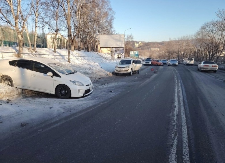 Изображение Виновник крупного ДТП в Находке бросил свое авто и сбежал с места происшествия