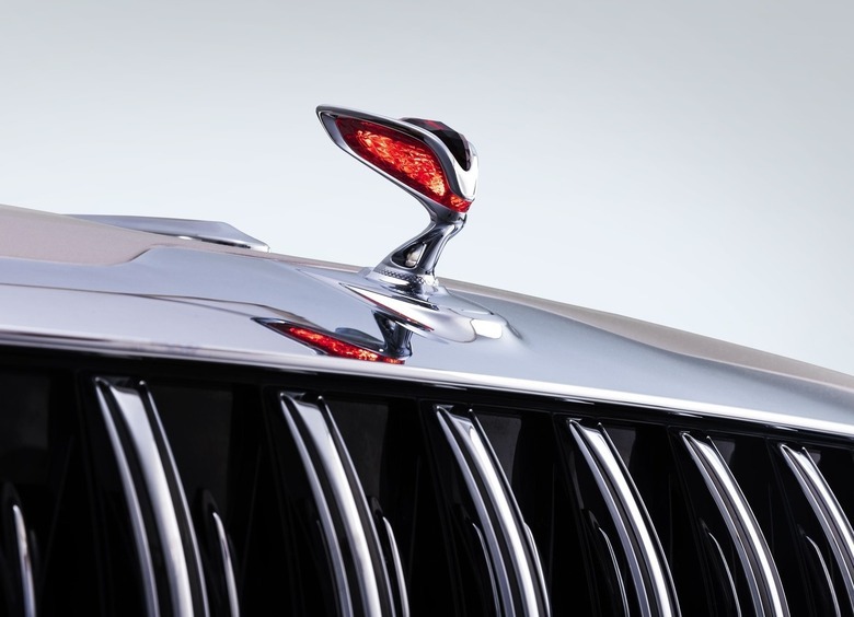 Изображение Люксовый седан Hongqi L1 сертифицировали для России