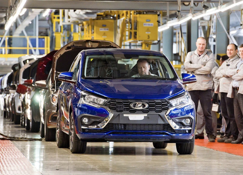Изображение Кризис марки: сколько будут стоить новые LADA в 2026 году