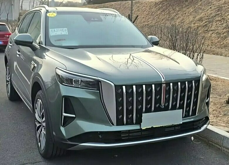 Изображение Обновленный Hongqi HS5 снова засветился на китайских дорогах