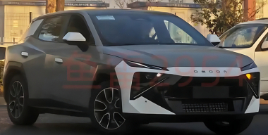 Предсерийный кроссовер Omoda C4 заметили на тестах в Китае