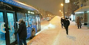 Автобус врезался в жилой дом в Великом Новгороде