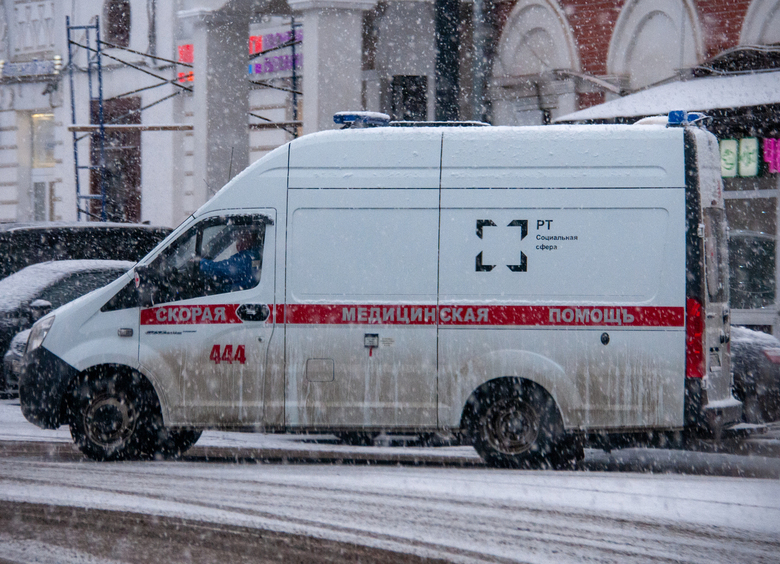 Изображение В Перми машина на большой скорости сбила подростка, выходившего из трамвая