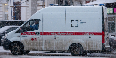 В Перми машина на большой скорости сбила подростка, выходившего из трамвая