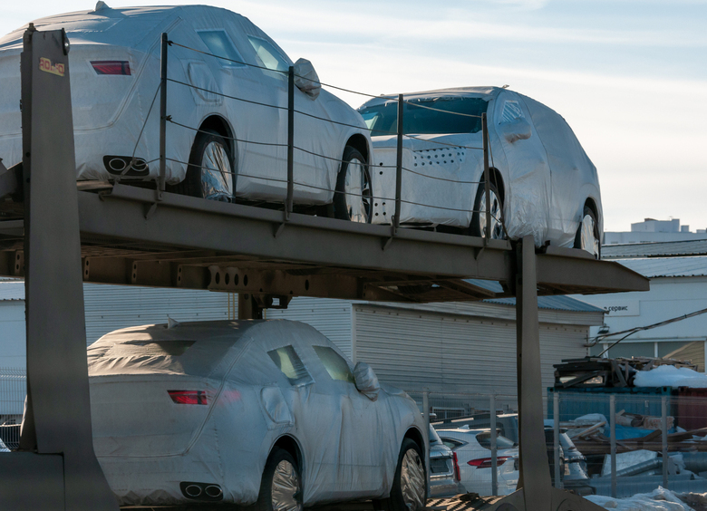 Изображение За год поставки легковых авто из Китая в Россию упали на 42%