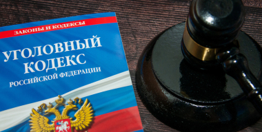 В Хакасии мужчина «вступил в бой» с автомобилем, его задержала полиция