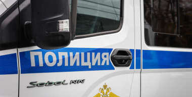 Пьяный житель Рязани разбил молотком автомобиль соседки