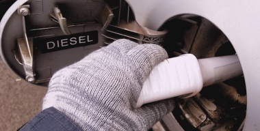 Зима и дизель: какой антигель лить в бак, чтобы мотор на морозе не подвел