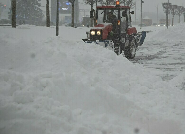 Изображение В Краснодаре жители избили тракториста из-за сноса снежной горки