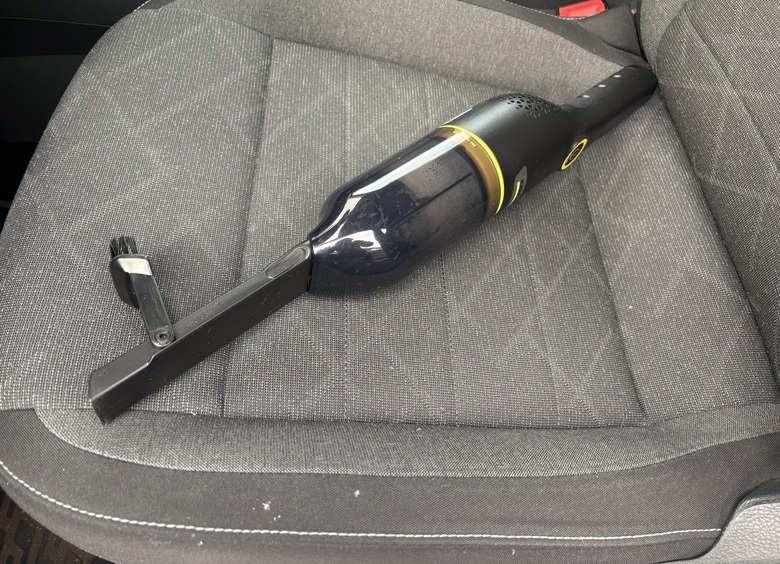 Изображение Чистота или иллюзия: нужен ли автовладельцу портативный автомобильный пылесос