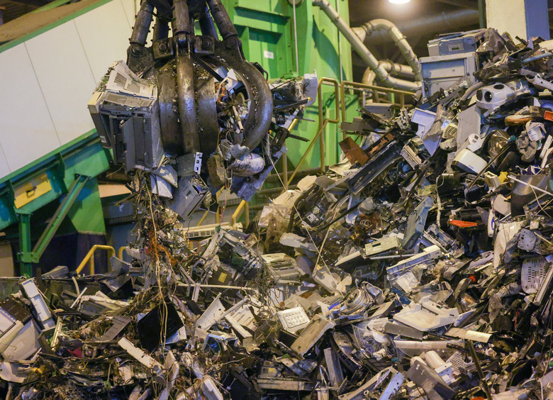 Изображение Не царское дело: государству недосуг вести подсчет площадок, где утилизируют машины