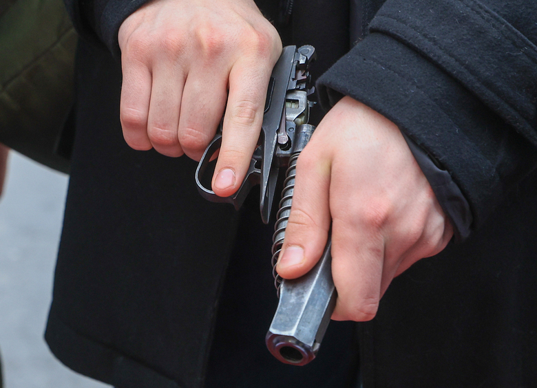 Изображение Двое мужчин открыли стрельбу на парковке у Ярославского шоссе в Москве